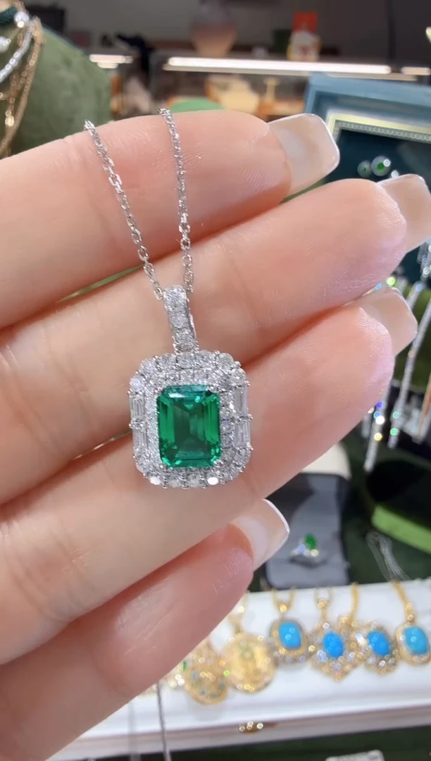 铂Pt950镶嵌颈饰实验室培育钻石快***梅项链