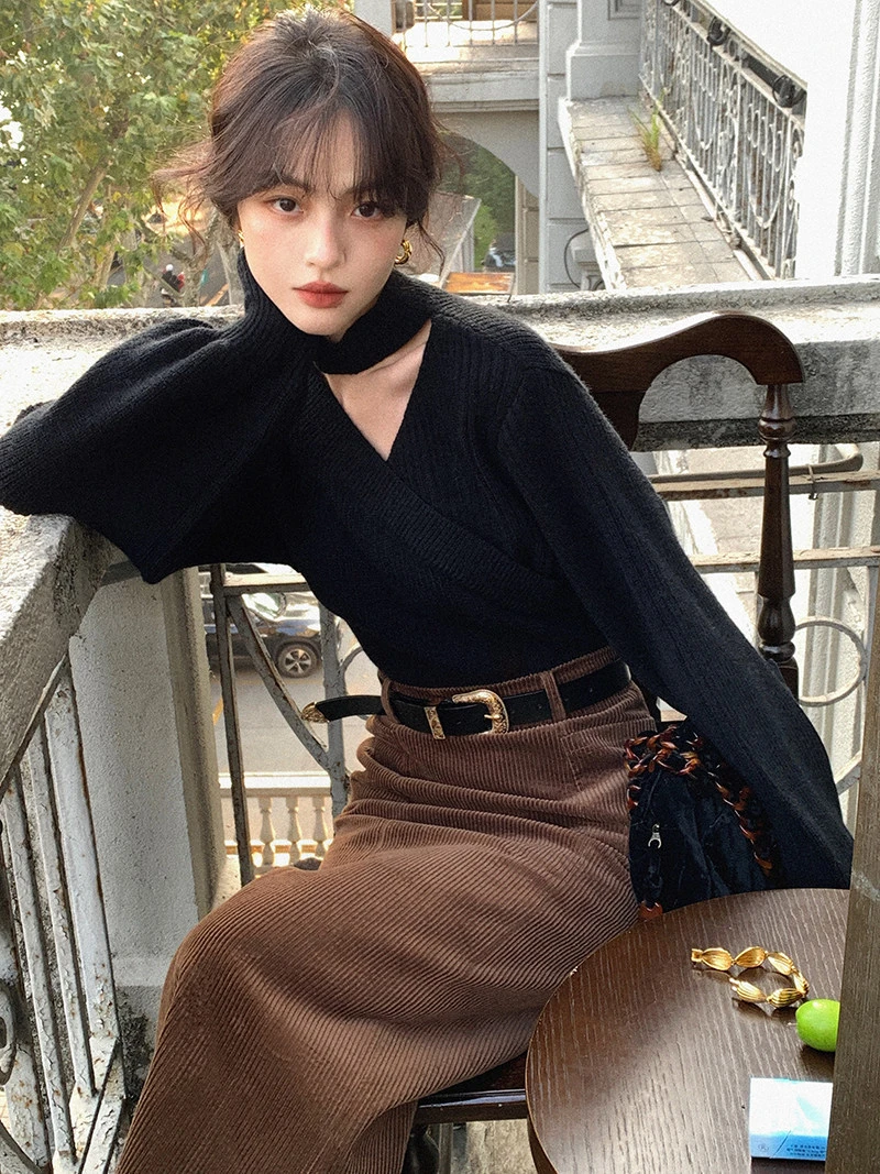 酒午港风复古慵懒风挂脖式灯笼袖V领毛衣不规则针织毛衫KLF2797