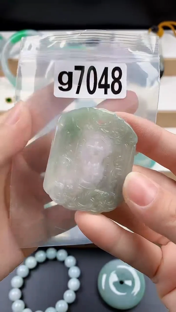 颈饰未镶嵌翡翠天然翡翠吊坠挂件
