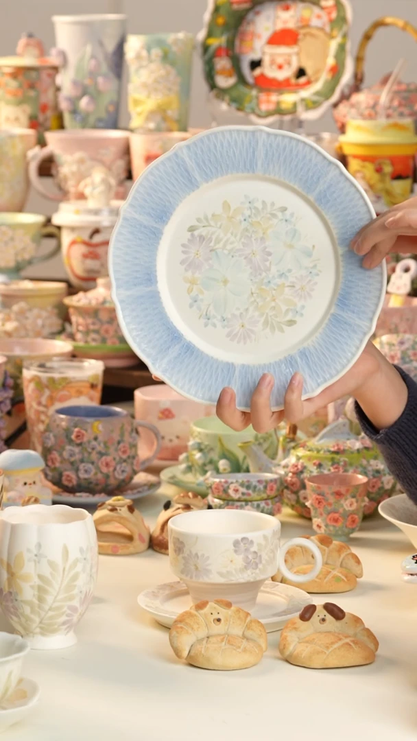 摆件陶景德镇釉下彩手绘设计师款陶瓷