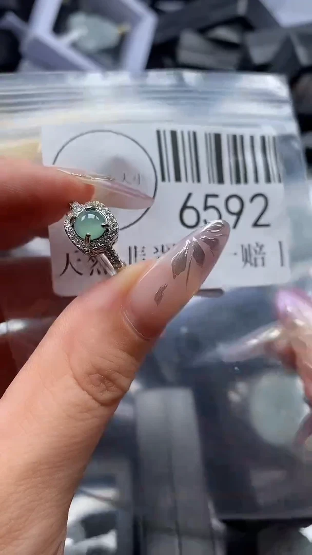 吊坠(不含链)未镶嵌翡翠6592