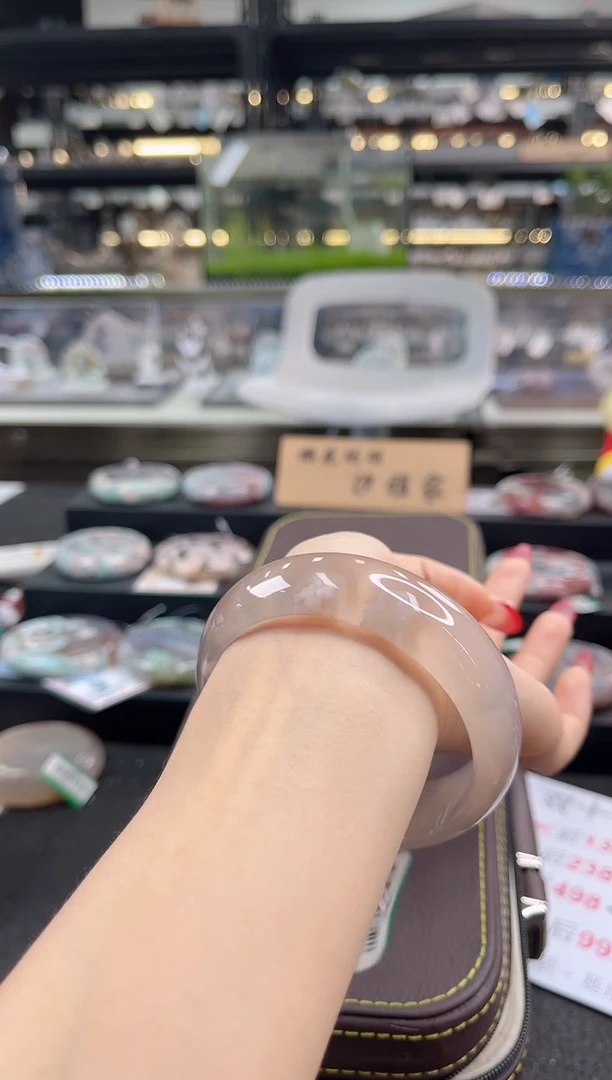 未镶嵌手镯石英质玉六*六圈口（赠品镯心）