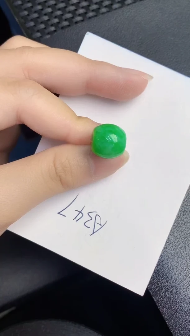 翡翠未镶嵌颈饰000000000