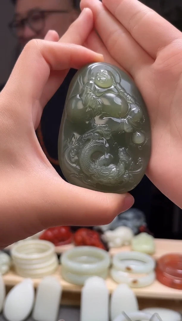 颈饰未镶嵌南红玛瑙吊坠