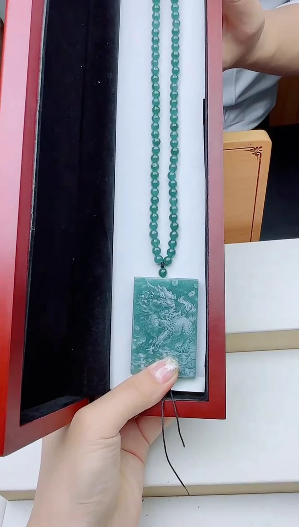 颈饰未镶嵌翡翠多样性发其一