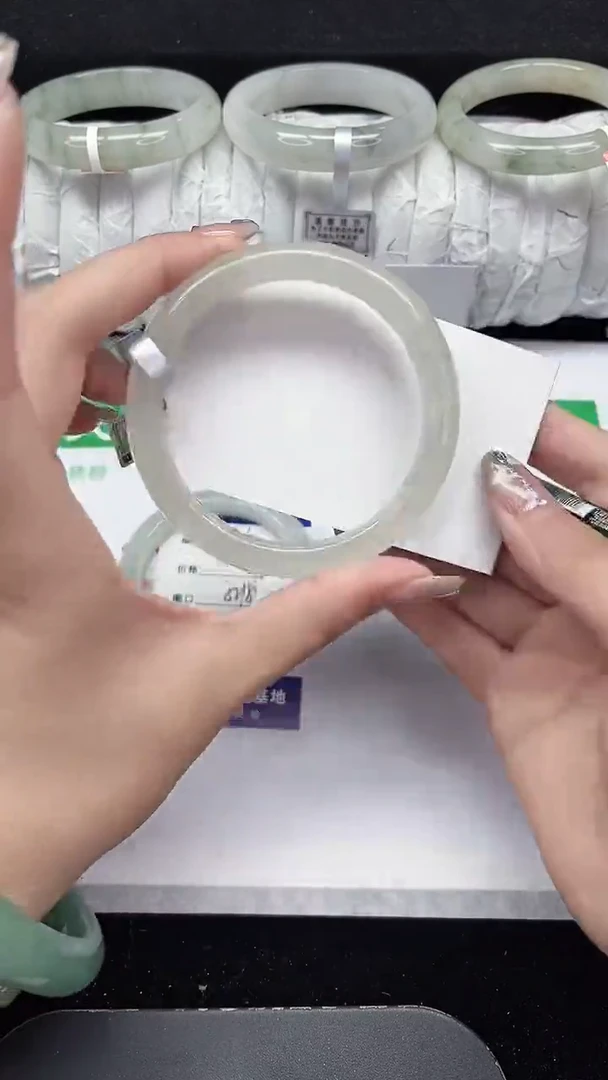 未镶嵌手镯石英质玉247-58/59