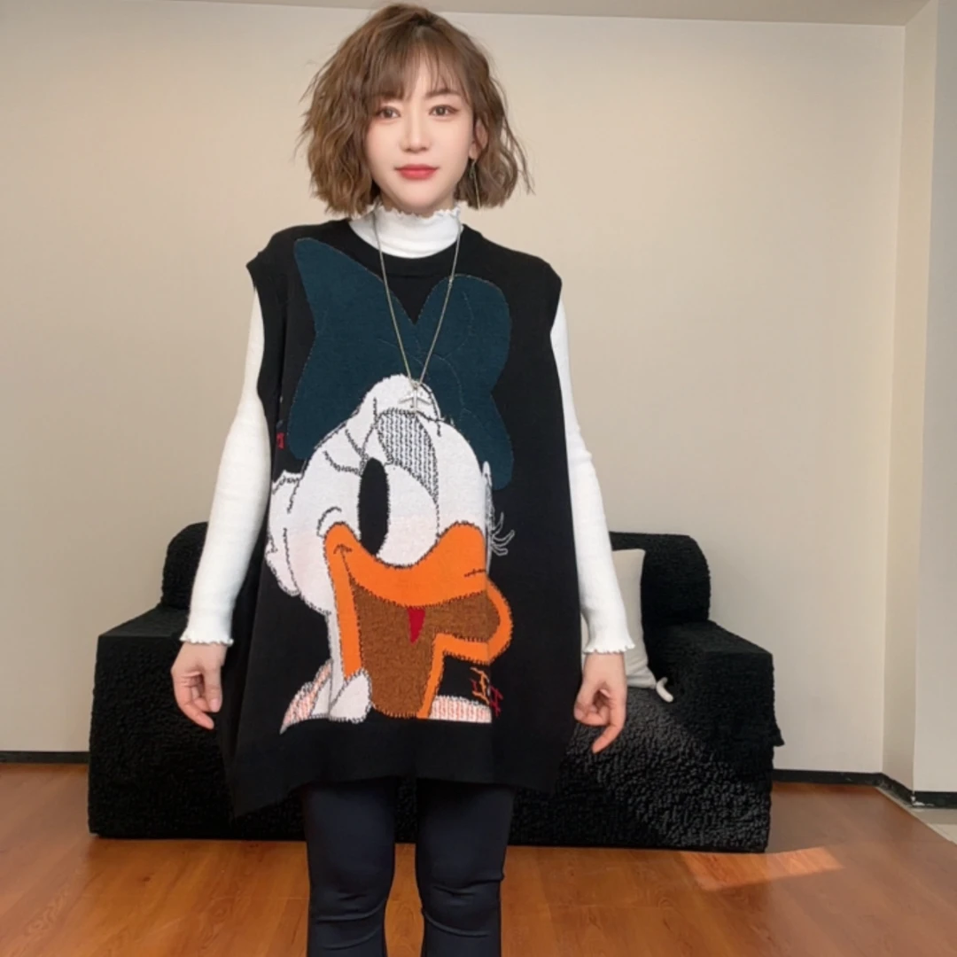 26大鸭春秋冬女提花常规款圆领刺绣针织毛衣背心针织休闲