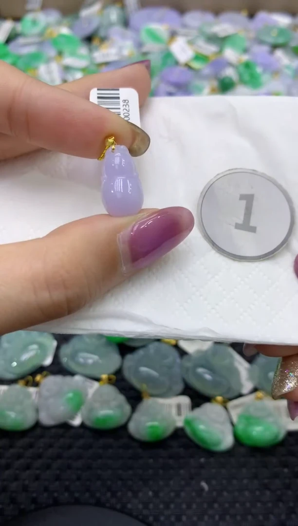 颈饰18K金镶嵌翡翠天然缅甸翡翠A货