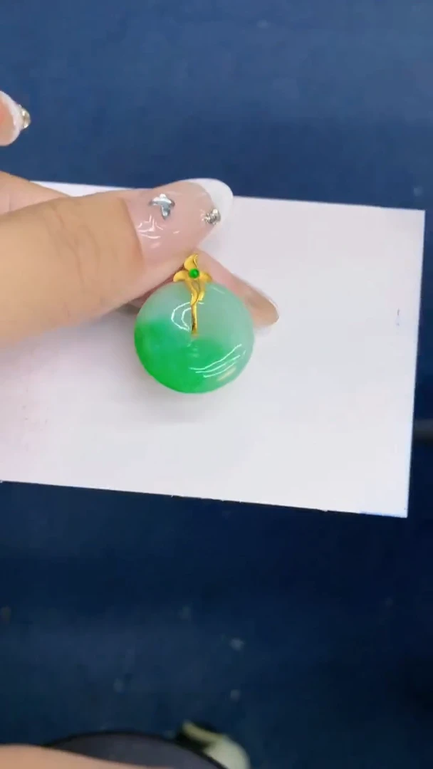 翡翠18K金镶嵌吊坠(不含链)1