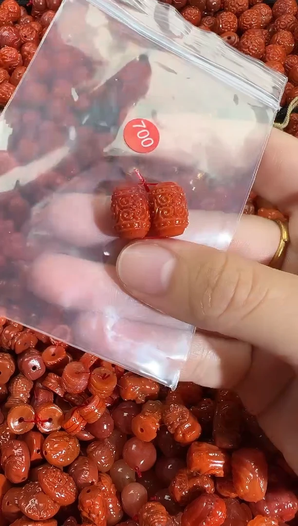 颈饰未镶嵌南红玛瑙1