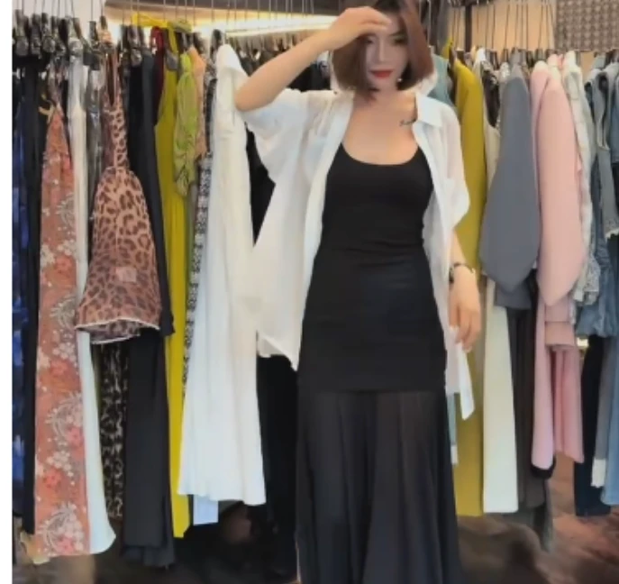 2025夏季新款网红同款洋气减龄气质套装两件套设计师-UAIO