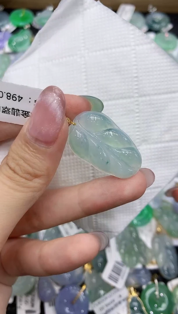 翡翠18K金镶嵌颈饰111111111111