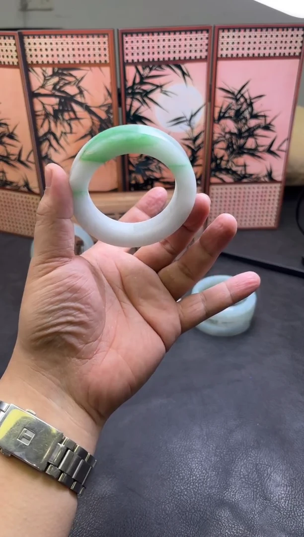 未镶嵌手镯定制翡翠?***力手镯