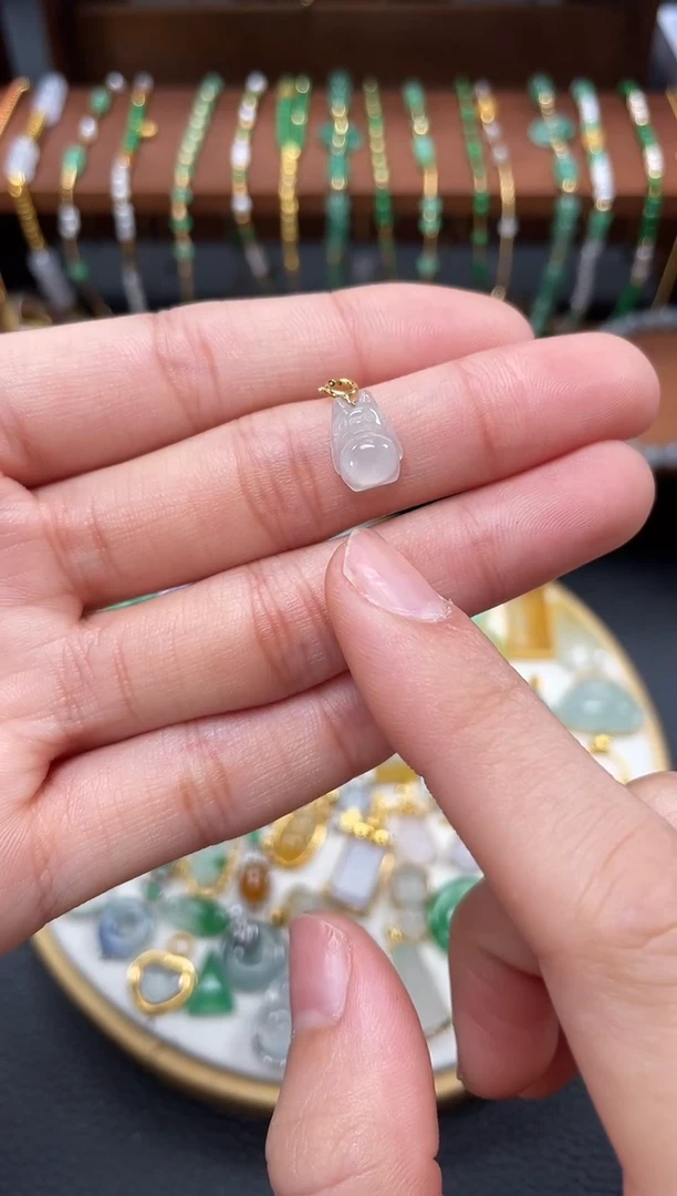 【闪购商品】翡翠吊坠(不含链)18K金镶嵌一个   JK640