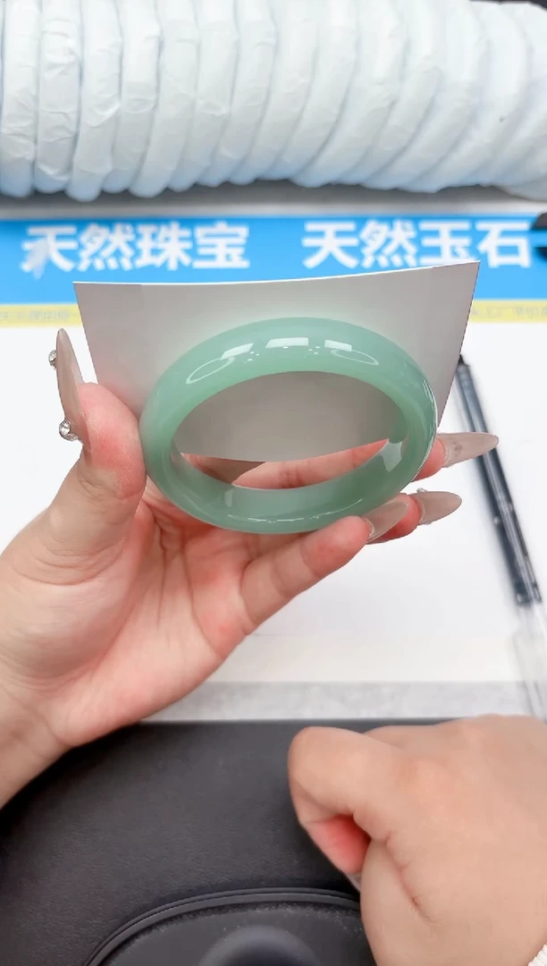 未镶嵌手镯石英质玉105-58.2