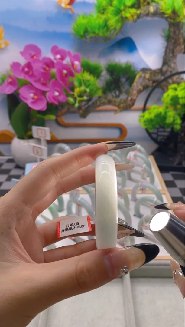 翡翠手镯未镶嵌翡翠AAAAA贵妃