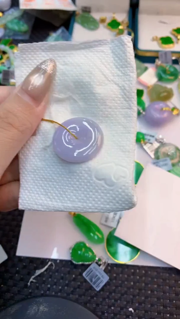 颈饰未镶嵌翡翠1