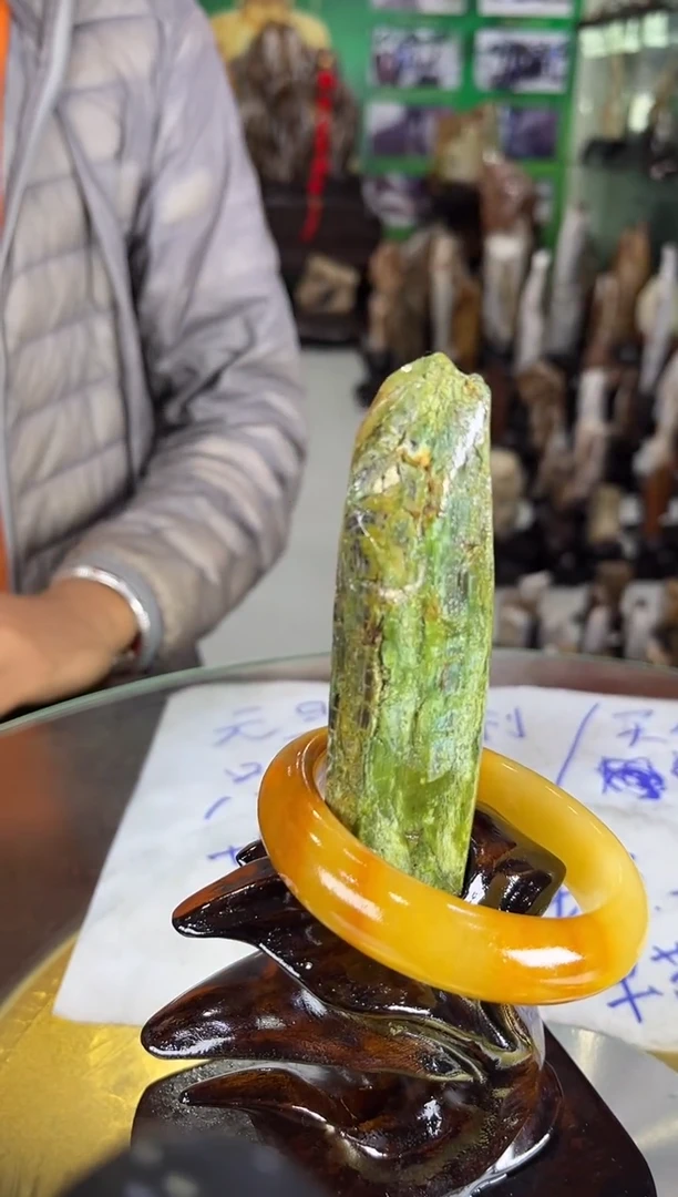 缅甸天然树化玉精品居家摆件