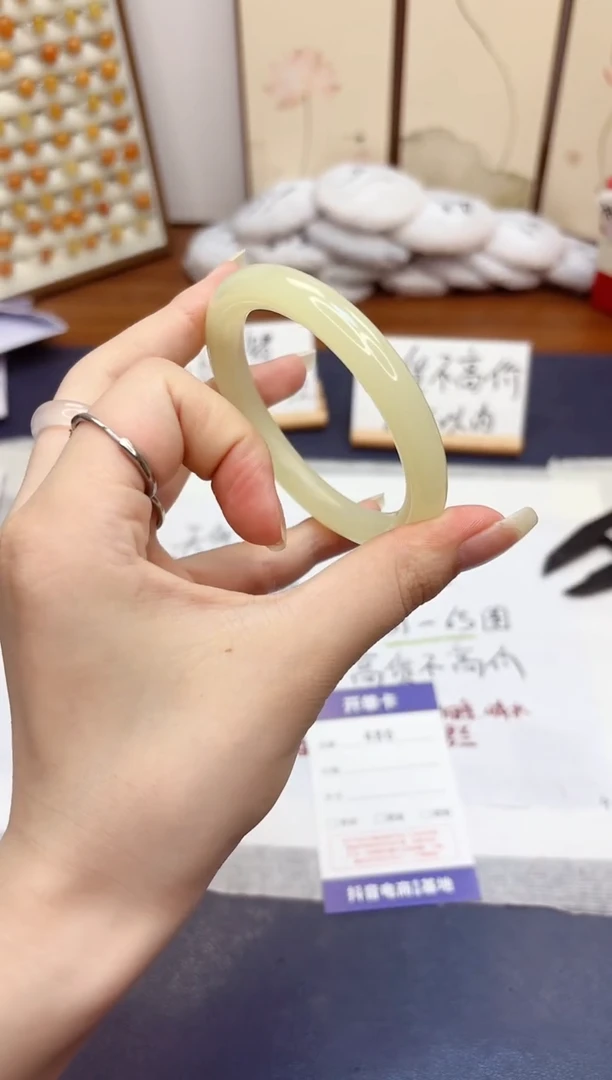 石英质玉手镯未镶嵌486-美人条晴水-圈口56