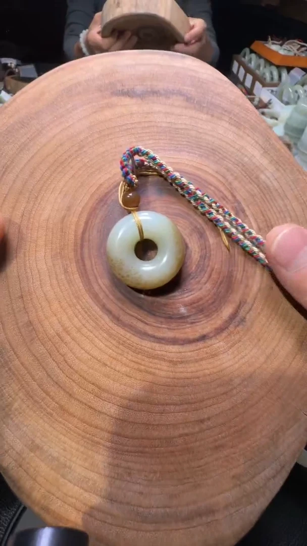 吊坠(赠链)未镶嵌和田玉平安扣