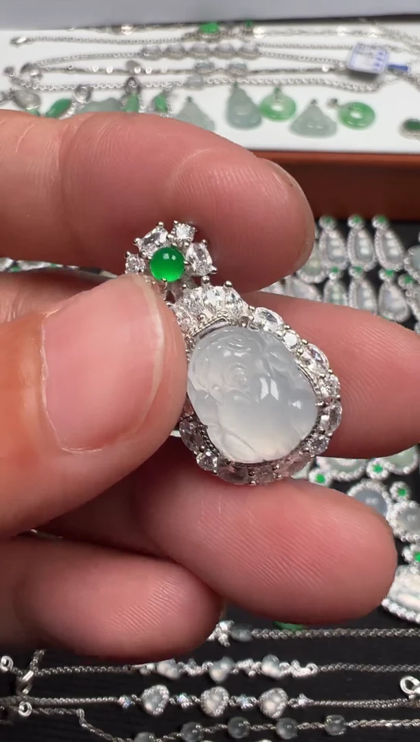 吊坠(不含链)银S925镶嵌翡翠貔貅吊坠