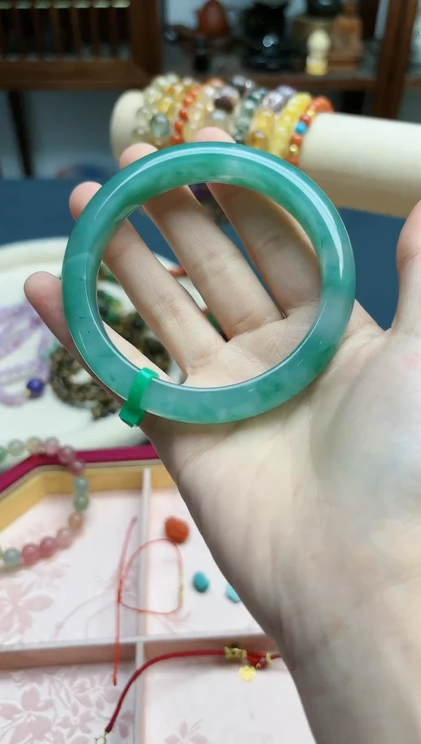 【闪购商品】石英质玉手镯未镶嵌独龙玉62+#手镯*1 YD