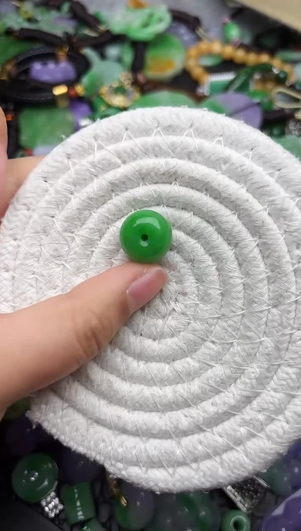 颈饰未镶嵌翡翠缅甸翡翠吊坠