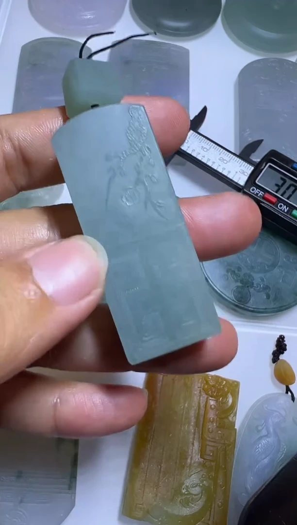 未镶嵌定制翡翠挂件