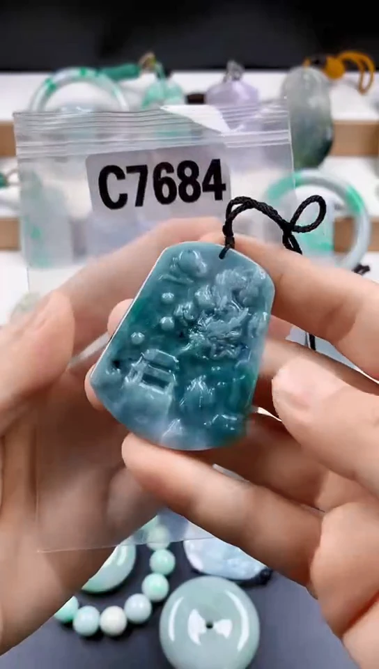 颈饰未镶嵌翡翠天然翡翠吊坠挂件