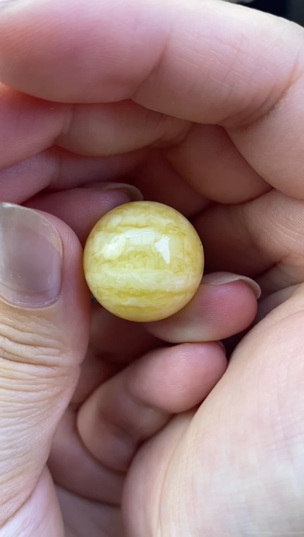 未镶嵌琥珀裸石月.7/卡19.9MM