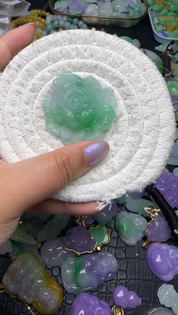 颈饰未镶嵌翡翠缅甸翡翠吊坠