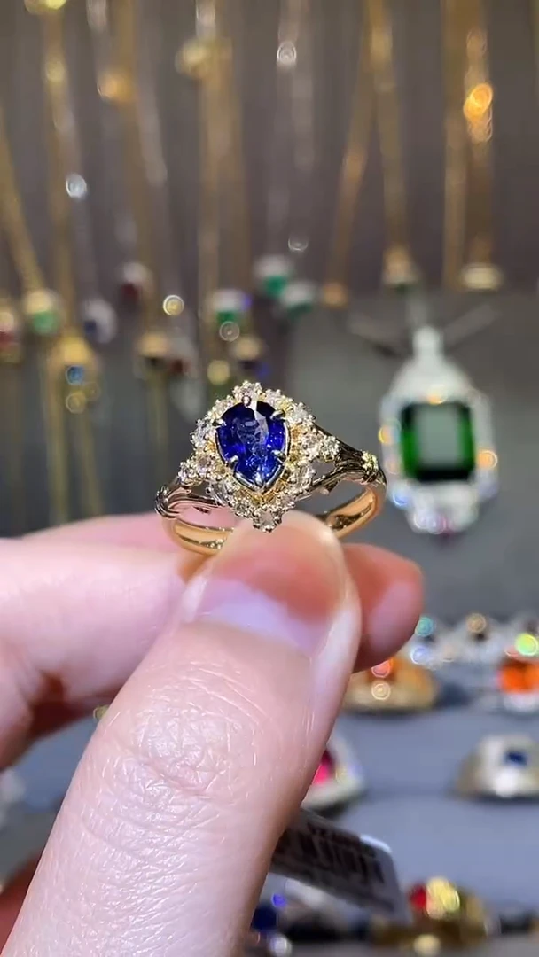 蓝宝石戒指18K金镶嵌斯里兰卡  皇家蓝1.05ct