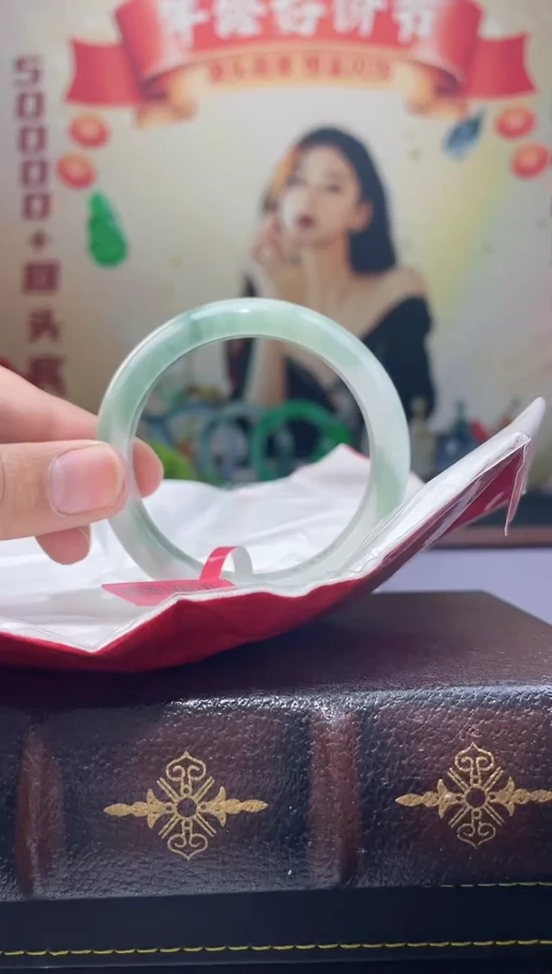 【闪购商品】翡翠手镯未镶嵌10手镯