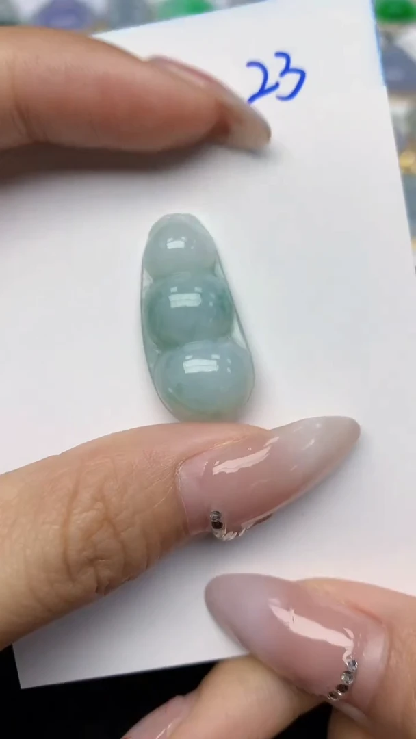 【闪购商品】翡翠颈饰未镶嵌天然翡翠A货