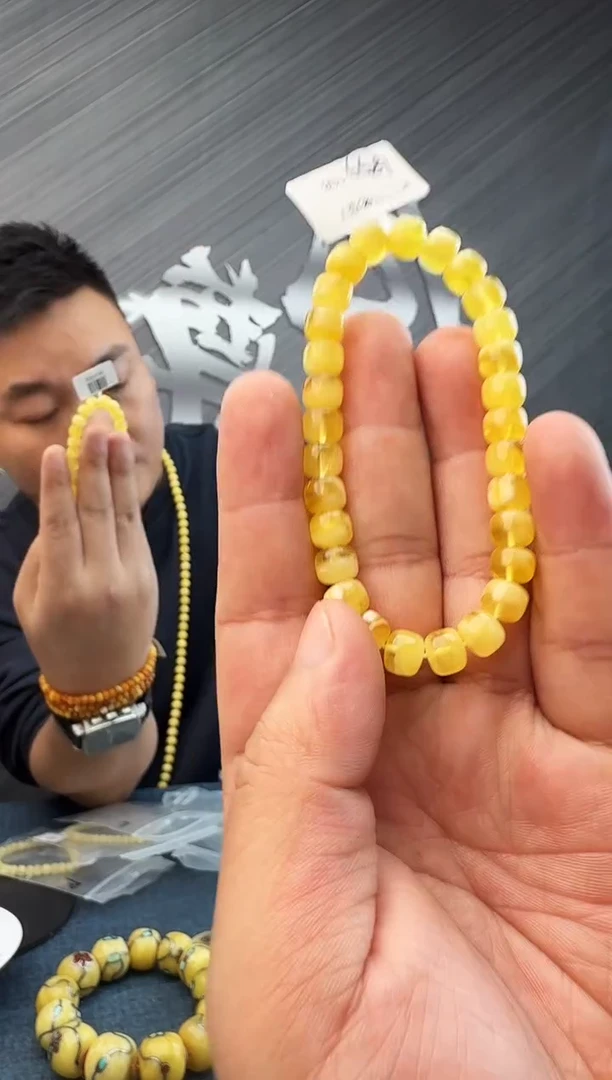 蜜蜡未镶嵌珠宝奇石假一罚十7，多样性发其一