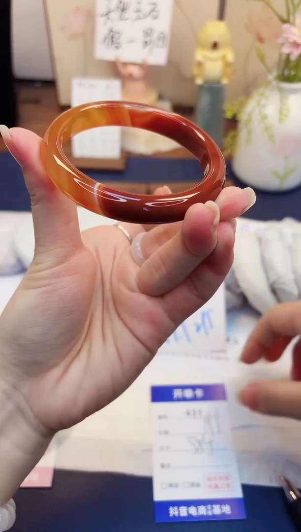 【闪购商品】石英质玉手镯未镶嵌431-玛瑙-圈口58