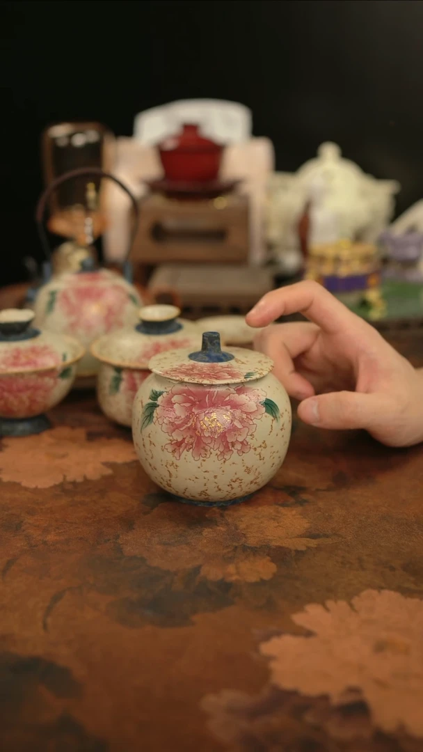 摩吉陶陶闪拍链接 牡丹花焦糖釉茶叶罐