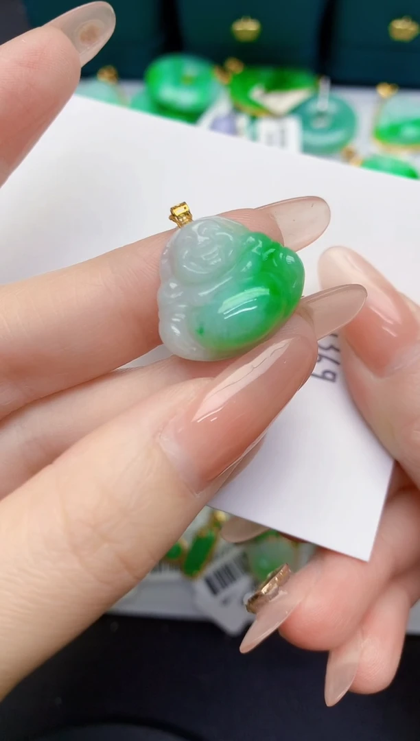 颈饰18K金镶嵌翡翠缅甸天然翡翠A货