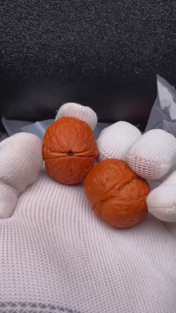 【闪购商品】文玩核桃把件蛇皮元宝