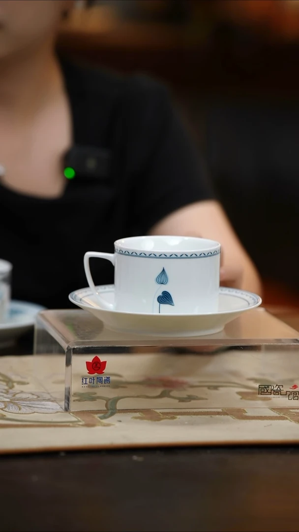 1个正价春华实录咖啡杯套组（简）