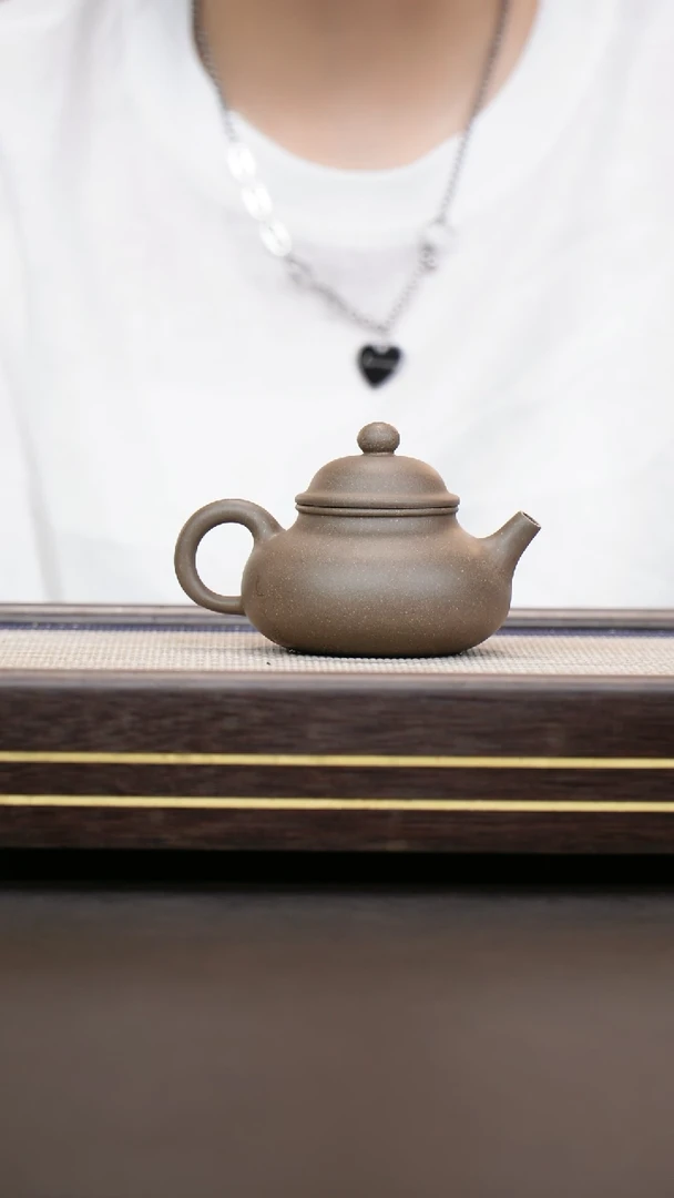 茶壶紫砂青段  微瑕容天