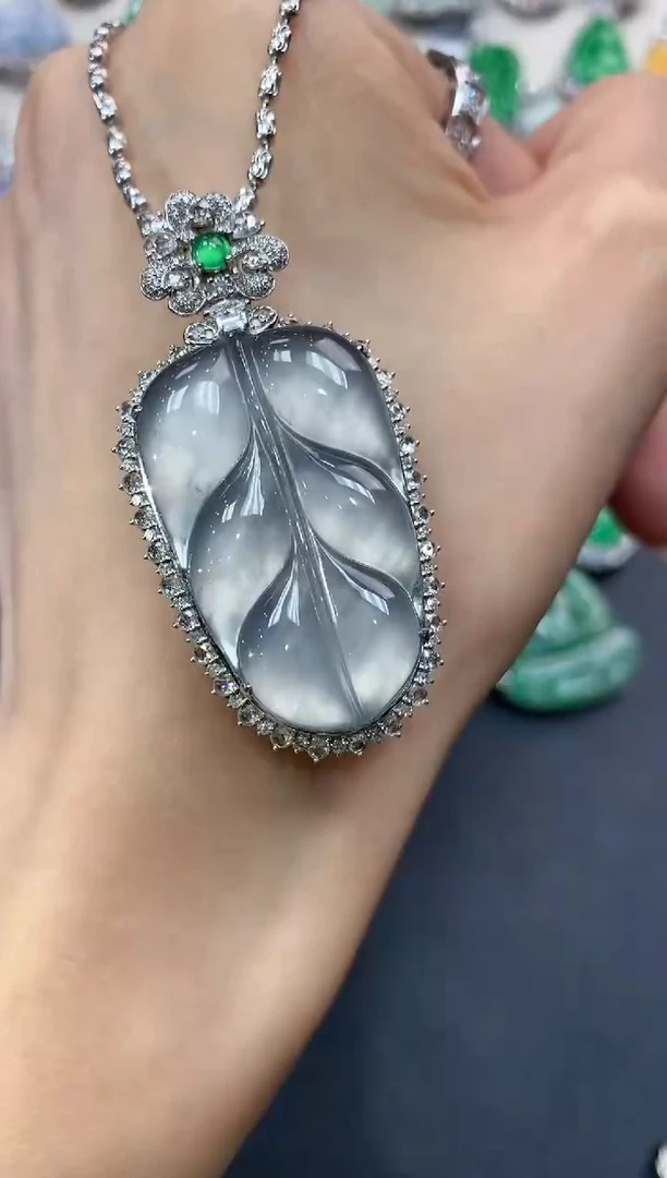 【闪购商品】翡翠吊坠(不含链)18K金镶嵌q45