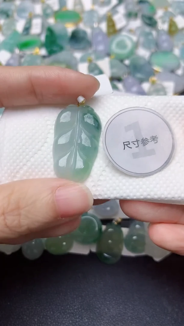 颈饰18K金镶嵌翡翠天然缅甸A货翡翠