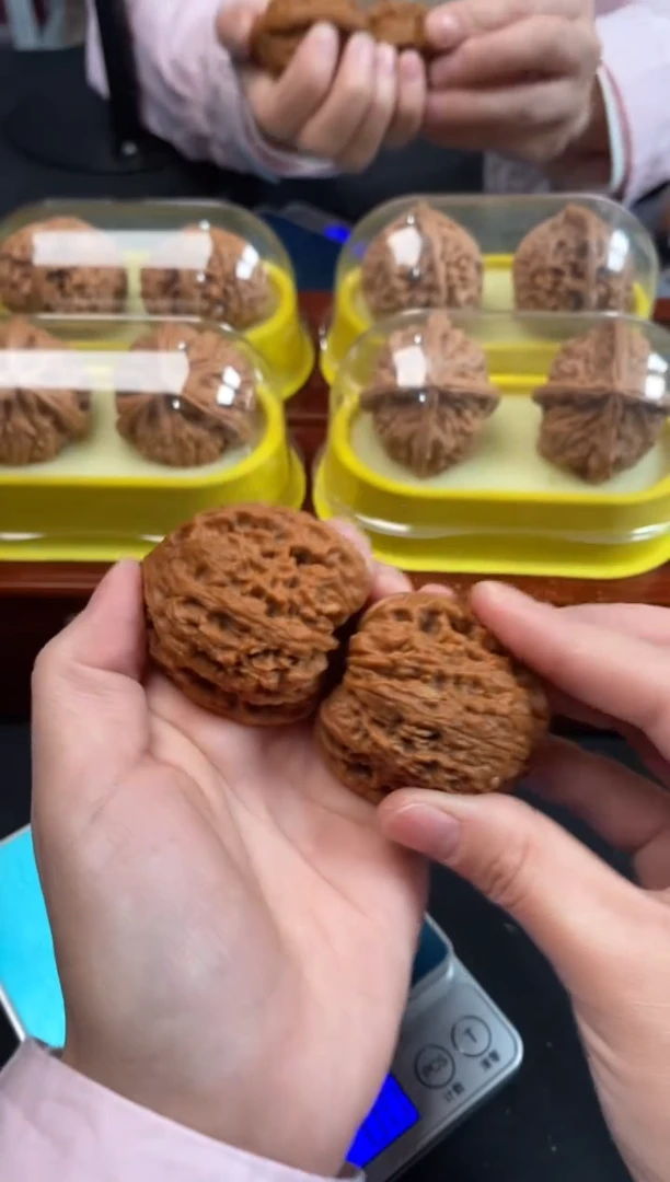 把件文玩核桃南疆石42尺A611