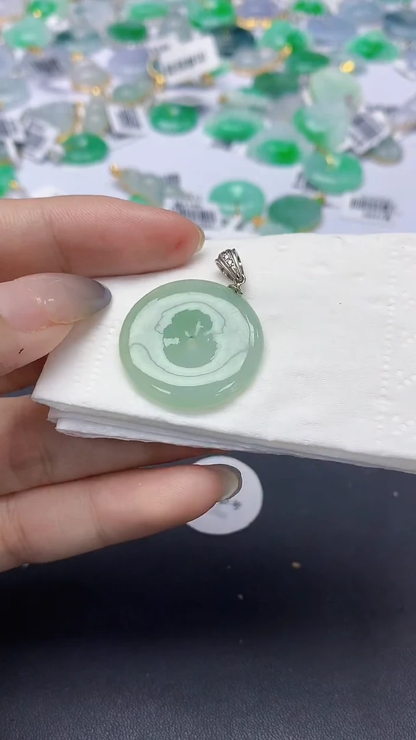 翡翠未镶嵌颈饰天然缅甸a货翡翠