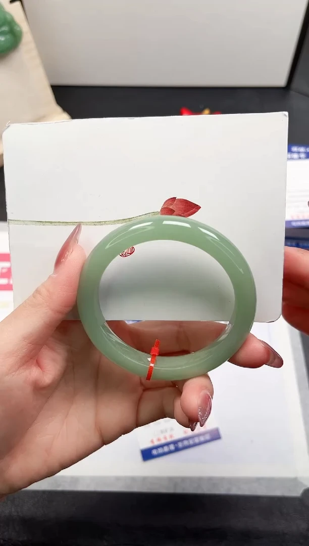 【闪购商品】石英质玉手镯未镶嵌152-56