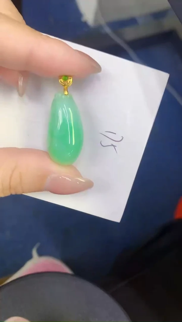 颈饰未镶嵌翡翠缅甸天然翡翠A货