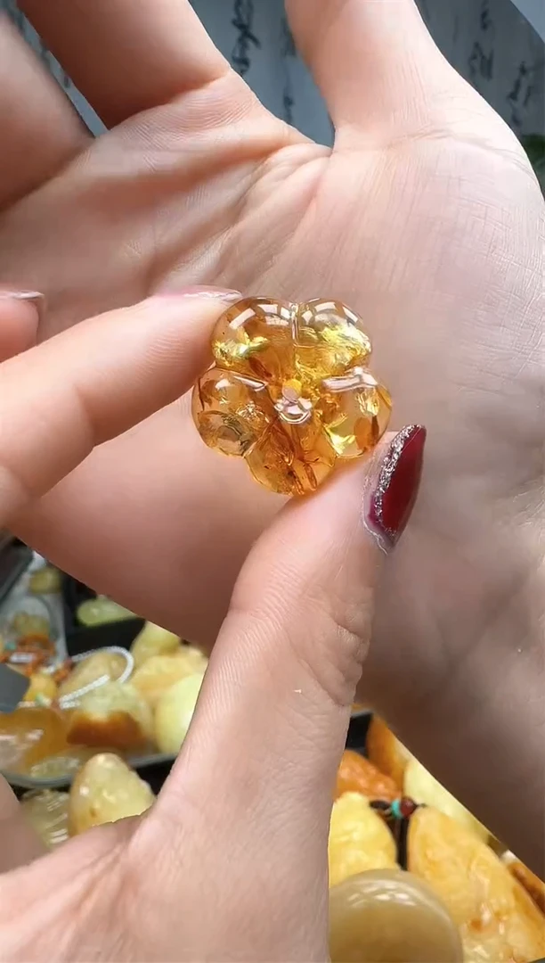 【闪购商品】琥珀裸石未镶嵌挂坠