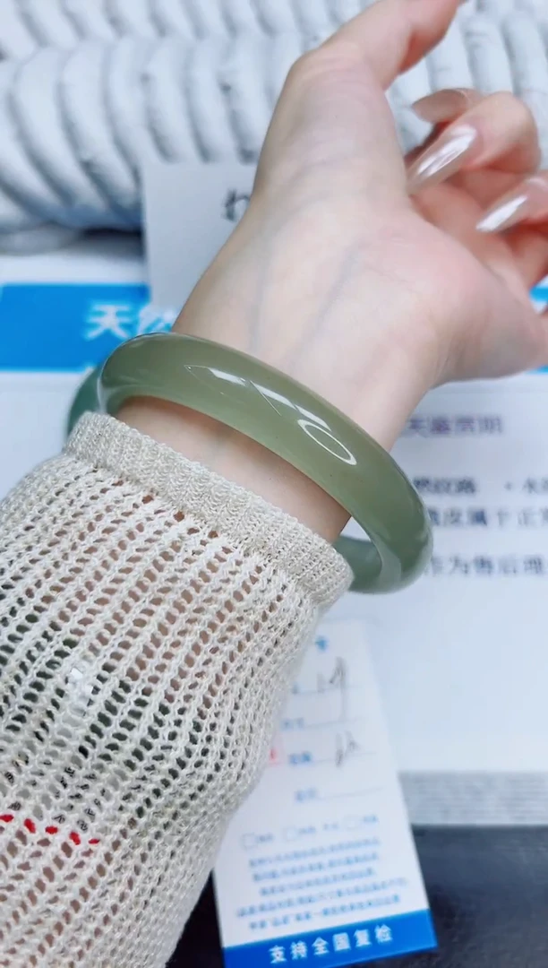 未镶嵌手镯石英质玉149/63