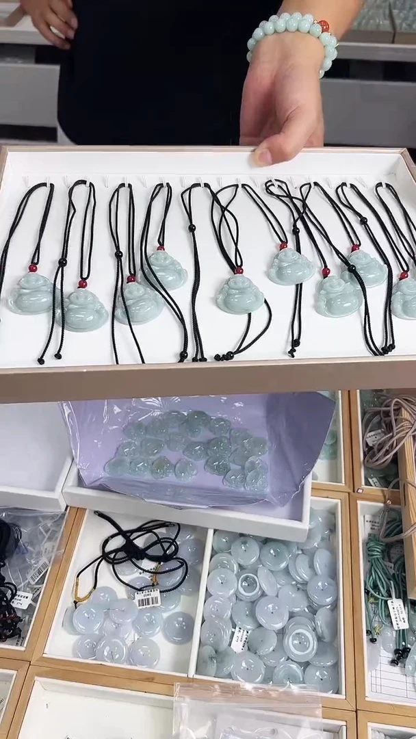 未镶嵌挂件翡翠未镶嵌挂件大佛公（多样性发其一）